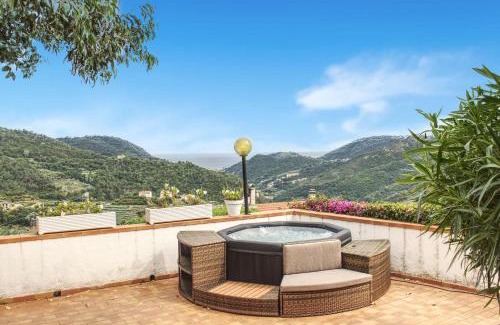 Bardino Nuovo Apartment | Relax in Villa with Ocean View and Private Hot Tub