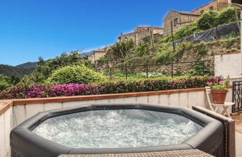 Bardino Nuovo Apartment | Relax in Villa with Ocean View and Private Hot Tub