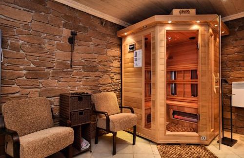 Engreux House | Pet-Friendly Holiday Home with Jacuzzi & 4-Star Comfort