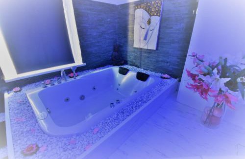 Fecamp Apartment | Romantic Getaway with Hot Tub Near Etretat - Rated 9.1