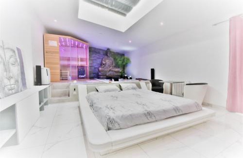 Fecamp Apartment | Romantic Getaway with Hot Tub Near Etretat - Rated 9.3/10
