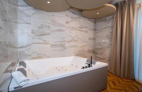 Peschiera del Garda Apartment | Indulgent Jacuzzi Suite at Enjoy Garda Hotel - Guest Rated 10/10