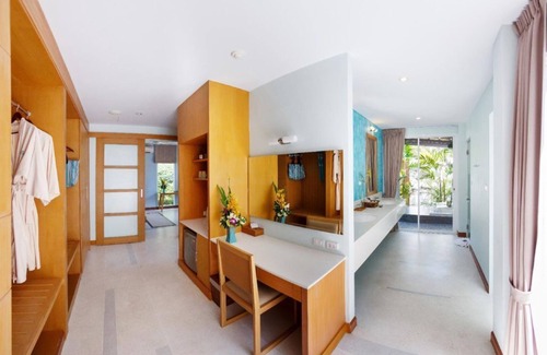Khuk Khak Beach Villa | Jacuzzi Villa in Khao Lak with a romantic outdoor Jacuzzi JV#15