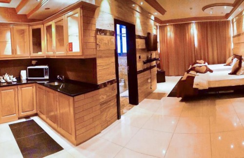 Amman Apartment | Welcoming Jad Hotel Suites: Family-Friendly with Hot Tub