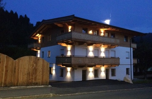Scheffau am Wilden Kaiser Apartment | Jade - Cozy Apartment with Sauna, Balcony & Pet-Friendly