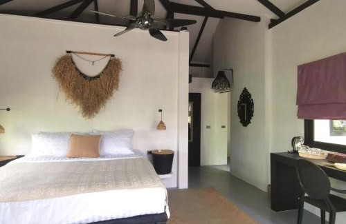 Bophut Hills House | Relax at Jade Cottages: 4-Star Oceanfront Retreat