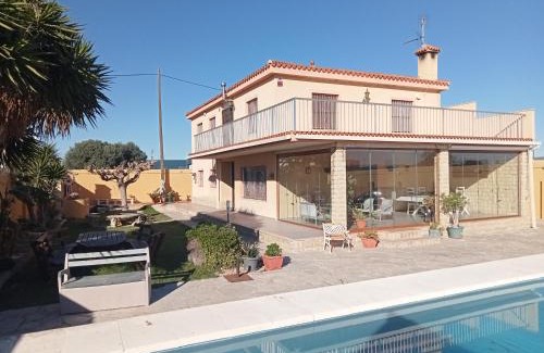 Vinaros House | JADE Hotel: Guest Rated 9.3 with Pool & Pet-Friendly Perks