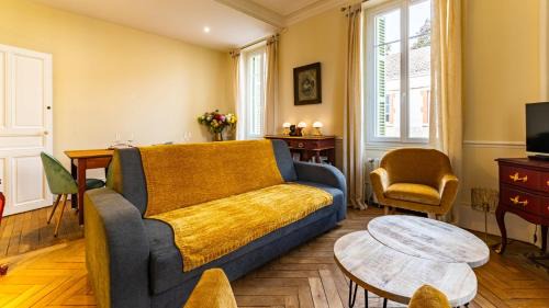 Bourroches Apartment | Discover Jade - Evasion Vintage: Pet & Child Friendly Stay