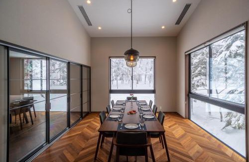 Hirafu Ski Chalet | Discover Jade Rabbit: Family-Friendly Stay with Hot Tub
