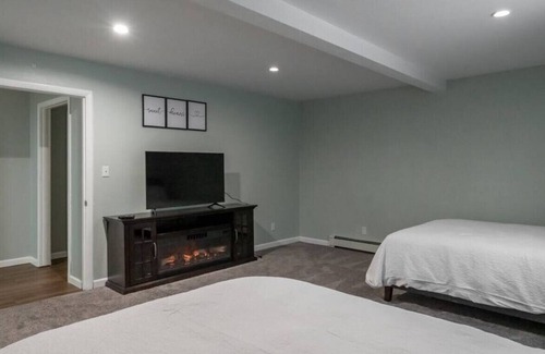 Ester House | Discover Jade Sky's Retreat Paradise with Family-Friendly Perks