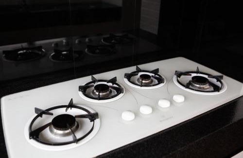 St Kilda West Apartment | Uninterrupted Views at Jade - Family-Friendly St Kilda Stay