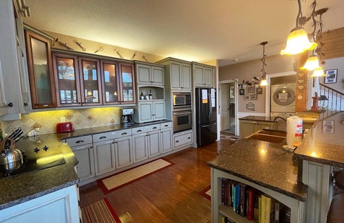 Marble Ski Chalet | Jaeger Haus - Breathtaking Mountain Views & Pool Access
