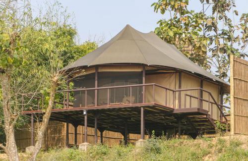 Bharatpur Cabin | Experience Jagatpur Lodge: Oceanfront Retreat with Pool