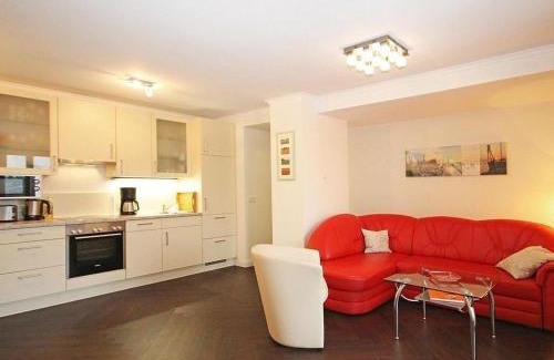 Hohen Niendorf Apartment | Family-Friendly Stay at Jagdschloß zu Hohen Niendorf