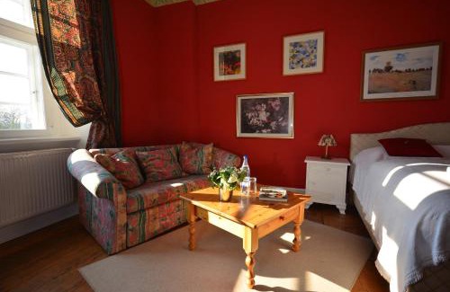 Quitzin Bed & Breakfast | Discover Jagdschloss Quitzin: Family & Pet Friendly Retreat