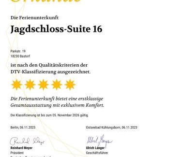 Hohen Niendorf Apartment | Discover the Jagdschloss Suite: Your Castle Retreat Awaits