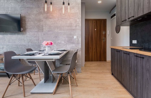 Darlowko Apartment | Cozy Apartment Jagiellońska 6/C23 with Family-Friendly Amenities