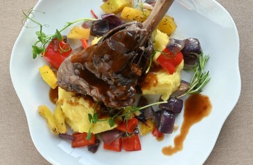 Miedzybrodzie Zywieckie Bed & Breakfast | Discover Jagnienawinie: Family-Friendly Hotel with Dining