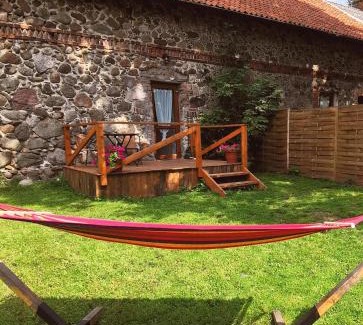 Wydminy Apartment | Jagodowy Sad: Cozy Cottage with Ocean Views and Gardens