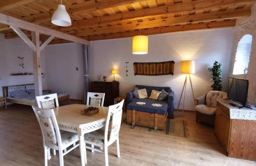 Wydminy Apartment | Jagodowy Sad: Cozy Cottage with Ocean Views and Gardens