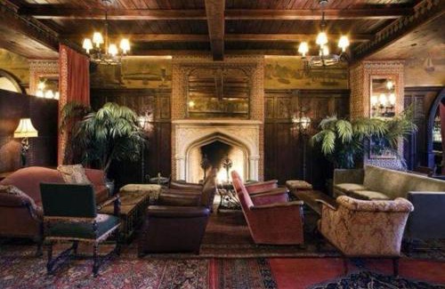 Pink City House | Discover Comfort at Home in Lodge with Pool & Spa