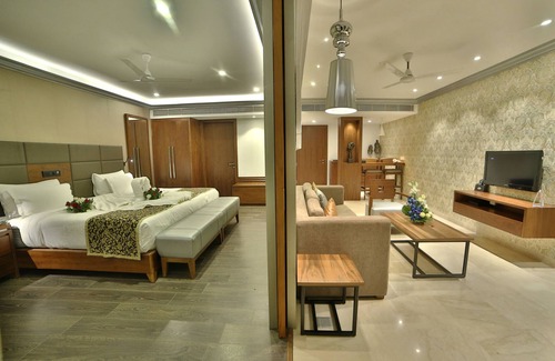 Jaisamand Resort | Experience Jaisamand Island Resort with Pool and Spa Access
