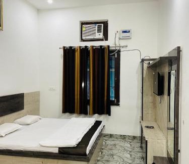 Islamnagar Hotel | Pet-Friendly Jaishree Garden: Guest Rated 9/10 Accommodations