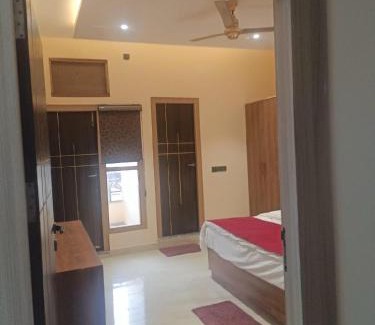 Sultanpur Hotel | Jaiswal Dharmshala