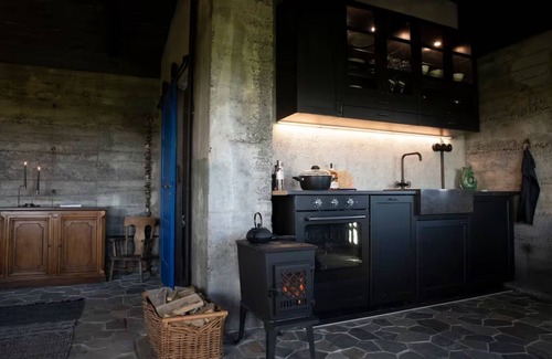Hvolsvollur Ski Chalet | Experience Jakob's Old Farmhouse: 10/10 Guest Rated Retreat