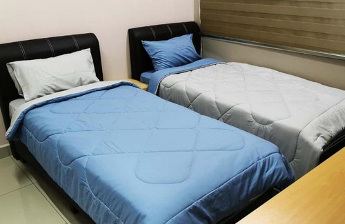 Bintulu Bed & Breakfast | Peaceful Jalan Tenang with Breakfast & Hot Tub Amenities