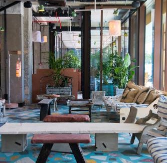 Santos Hotel | Explore JAM Lisbon: Oceanfront Bliss with Top Amenities