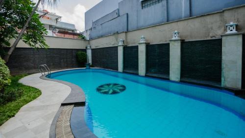 Gondangdia House | Budget-Friendly ARCS House Menteng with Oceanfront Pool