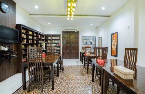 Gondangdia House | Budget-Friendly ARCS House Menteng with Oceanfront Pool