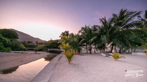 Anse aux Pins House | Beachfront Bliss at Jamelah Beach Guest House