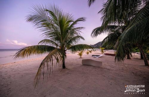 Anse aux Pins House | Beachfront Bliss at Jamelah Beach Guest House