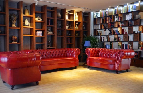 Haigang District Hotel | Convenient James Joyce Hotel Near Qinhuangdao Railway Station