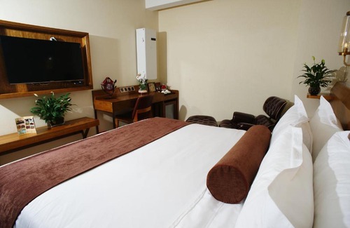 Yanta Qu Hotel | Discover James Joyce Hotel in Xi'an with Family-Friendly Amenities