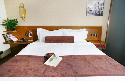 Yanta Qu Hotel | Discover James Joyce Hotel in Xi'an with Family-Friendly Amenities