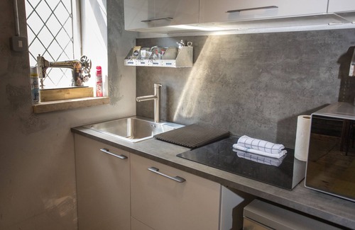 Merthyr Tydfil Apartment | Pet-Friendly Retreat at James' Place Pontmorlais Studio 8