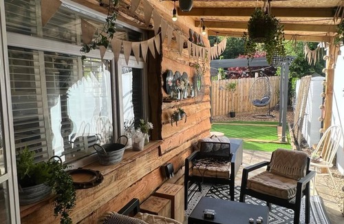 Merthyr Tydfil House | Unforgettable Stay at James' Place @ The Park - 10/10 Rated!