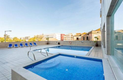 Lagos Apartment | Elegant Oceanfront Apartment Steps from Town and Beach