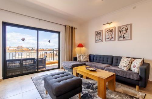 Lagos Apartment | Elegant Oceanfront Apartment Steps from Town and Beach