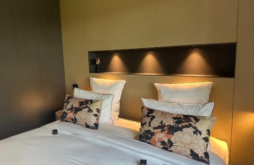 Eguisheim Hotel | Elegant James Vignoble Hôtel with Ocean View & Spa Amenities