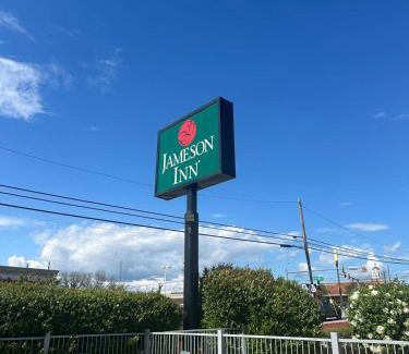 Winder Hotel | Family-Friendly Stay at Jameson Inn Winder with Pool Access