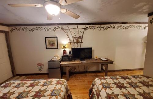 Jamesport Hotel | Pet-Friendly Comfort at Jamesport Inn - Review Score 7.5