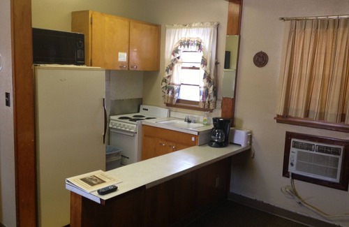 Jamestown Hotel | Budget-Friendly Jamestown Motel: Breakfast & Family Amenities