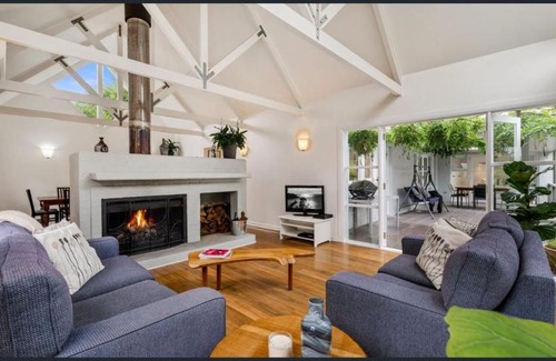 Wentworth Falls House | Family-Friendly Getaway at Jamieson Cottage