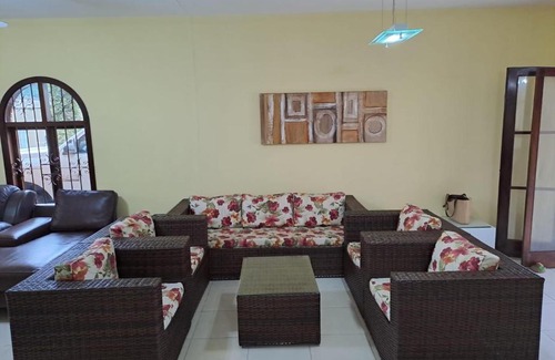 Saco da Ribeira House | Relax at Jamil House: Pet-Friendly with Ocean Views