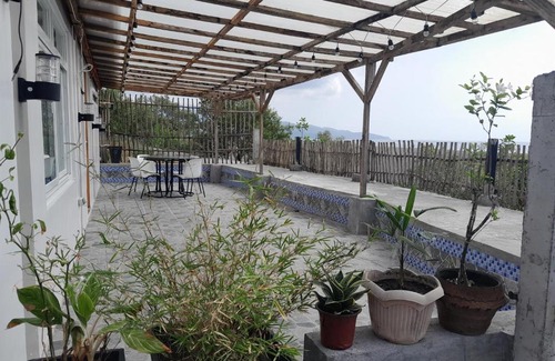 Pinamalayan Resort | Escape to Jamilla's Private Pool Resort with Ocean Views