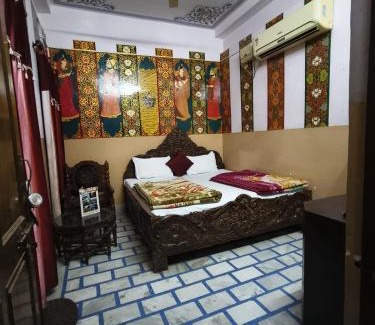 Bikaner House | Cozy Guest House Jamna Vilas with Kitchen & Breakfast